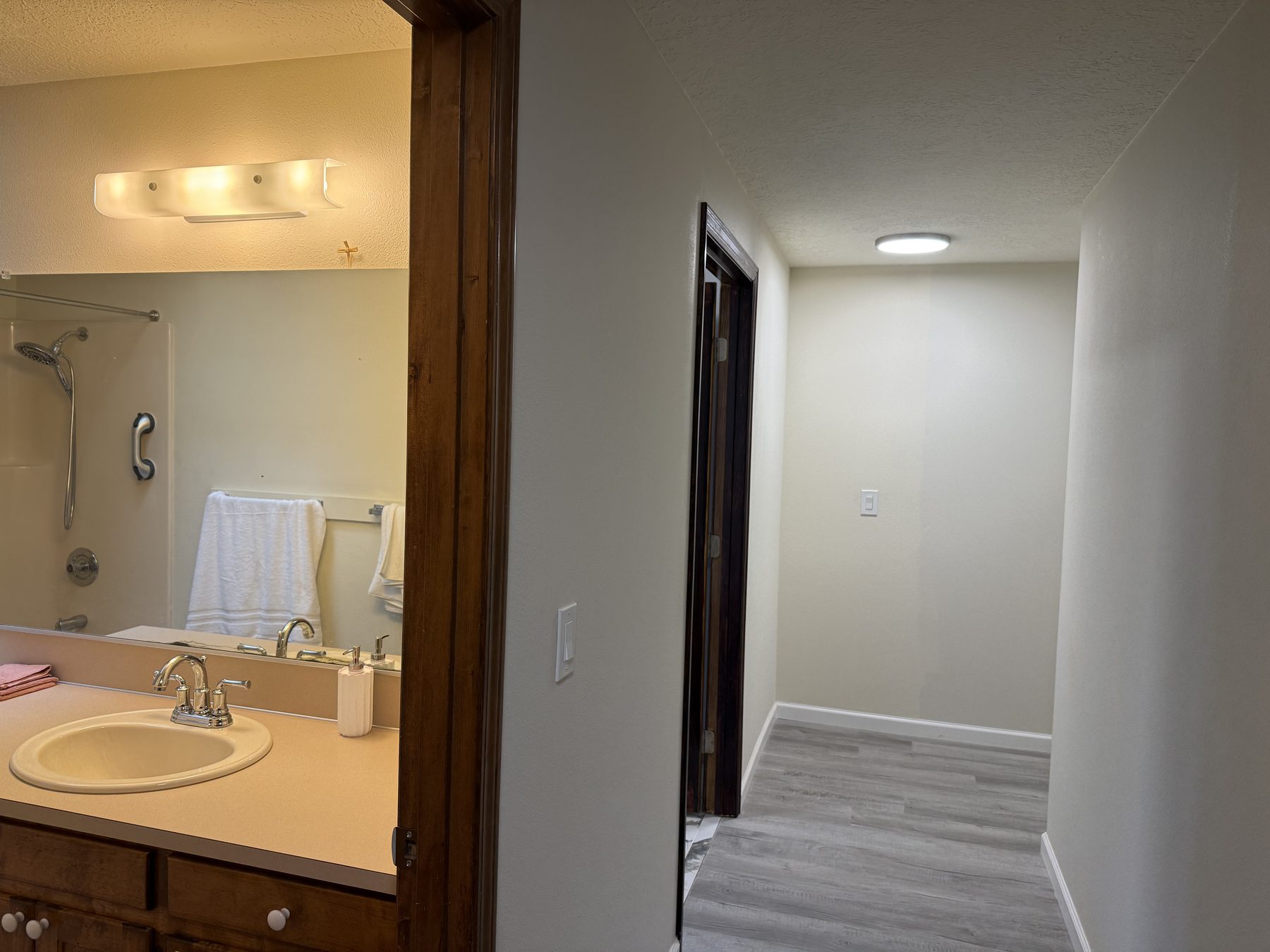 Bathroom vanity